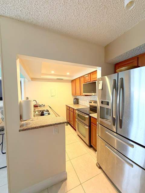 7069 Golf Colony Court #102, Lake Worth FL - photo 10 of 24