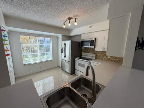 123 Yacht Club Way #111, Hypoluxo FL - photo 9 of 28