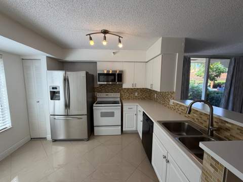 123 Yacht Club Way #111, Hypoluxo FL - photo 8 of 28
