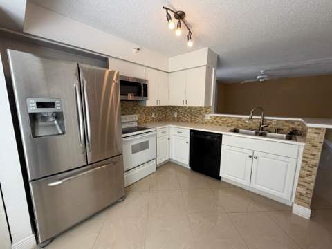 123 Yacht Club Way #111, Hypoluxo FL - photo 7 of 28