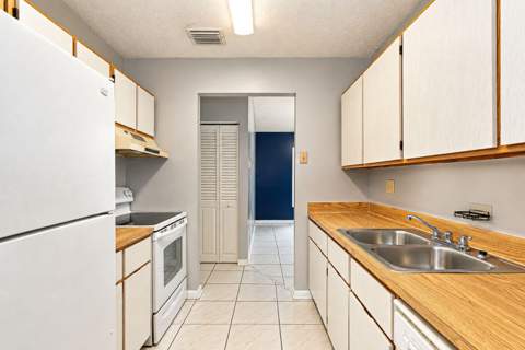 1435 S Summit Run Circle, West Palm Beach FL - photo 12 of 42