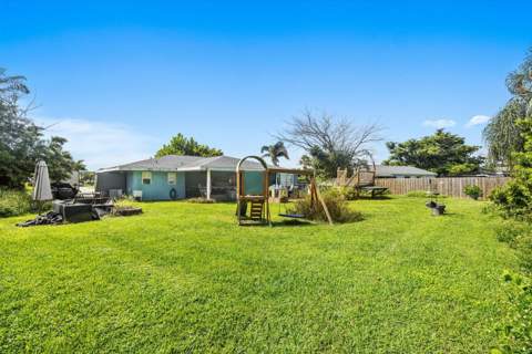 1897 SE Rainier Road, Port St. Lucie FL - photo 16 of 36