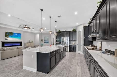 9228 Greenspire Lane, Lake Worth FL - photo 12 of 58