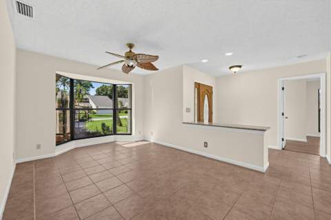835 Ivy Drive, Wellington FL - photo 10 of 36