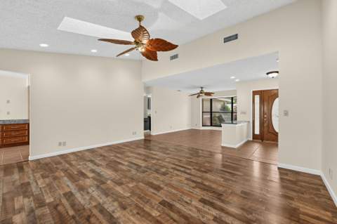835 Ivy Drive, Wellington FL - photo 11 of 36