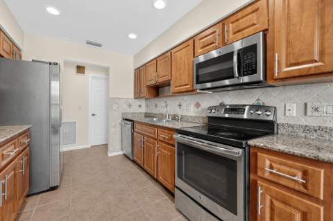 835 Ivy Drive, Wellington FL - photo 12 of 36