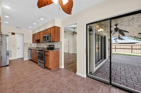 835 Ivy Drive, Wellington FL - photo 13 of 36