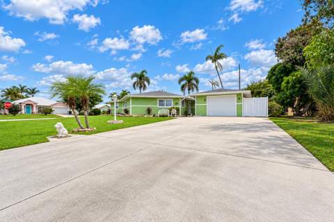 1525 SE Holiday Road, Port St. Lucie FL - photo 9 of 36