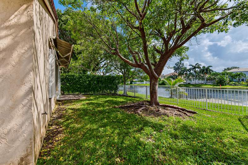 3 bedroom Single Family Residence at 16416 Sapphire Street, Sapphire Shores-Sapphire Sound, Weston — photo 4
