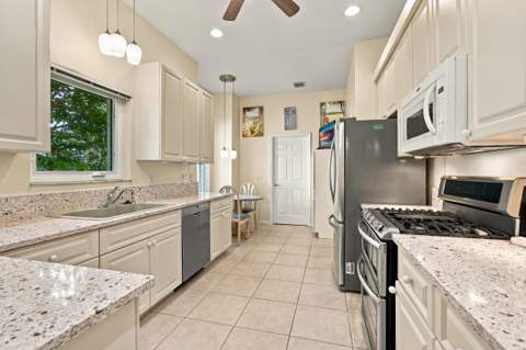 91 Southpointe Drive, Fort Pierce FL - photo 11 of 59