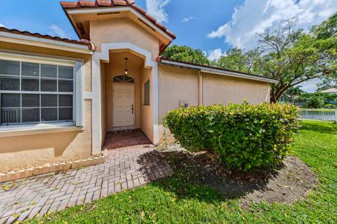 16416 Sapphire Street, Weston FL - photo 8 of 34