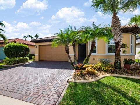 11907 SW Crestwood Circle, Port St. Lucie FL - photo 7 of 87