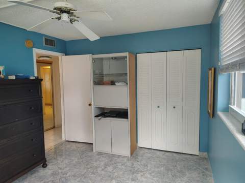 3001 NW 46th Avenue #301, Lauderdale Lakes FL - photo 9 of 21