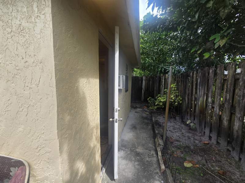 1 bedroom Single Family Residence at 5135 SW 10th Street, Oakland Hills 1st Sec, Margate — photo 3