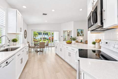 8282 Old Forest Road, Palm Beach Gardens FL - photo 8 of 28