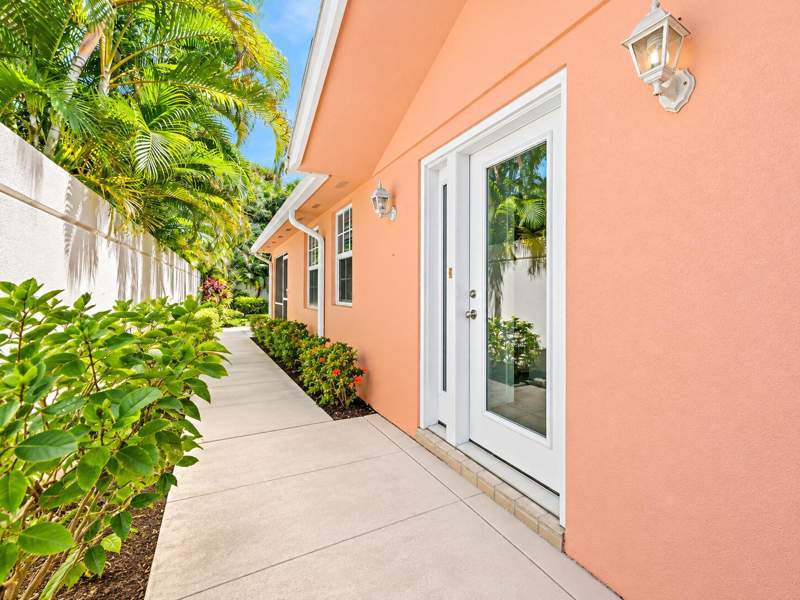 2 bedroom Villa at 8282 Old Forest Road, Garden Oaks South, Palm Beach Gardens — photo 4