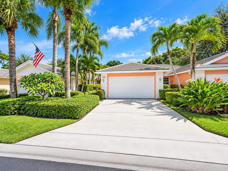 2 bedroom Villa at 8282 Old Forest Road, Garden Oaks South, Palm Beach Gardens — photo 2