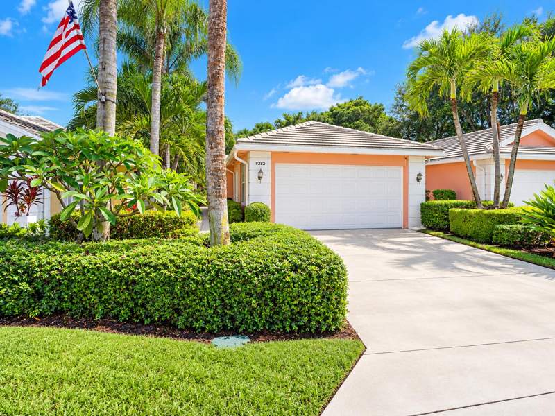 2 bedroom Villa at 8282 Old Forest Road, Garden Oaks South, Palm Beach Gardens — photo 3