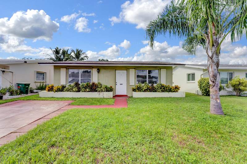 2 bedroom Single Family Residence at 4938 NW 54th Court, Mainlands Of Tamarac Lakes, Tamarac — photo 2