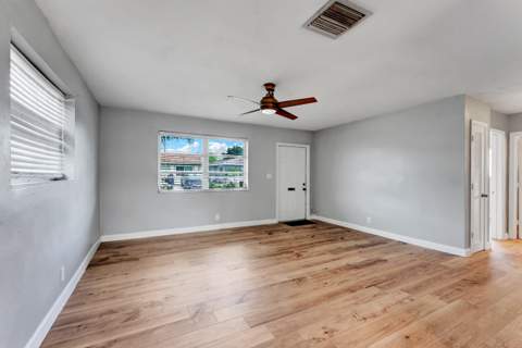 4938 NW 54th Court, Tamarac FL - photo 6 of 28