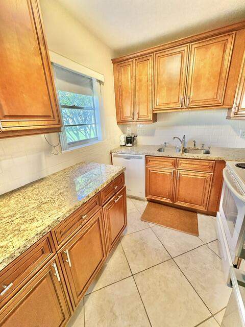 2 bedroom Condominium at 49 Norwich C, Century Village / Norwich Condo, West Palm Beach — photo 4