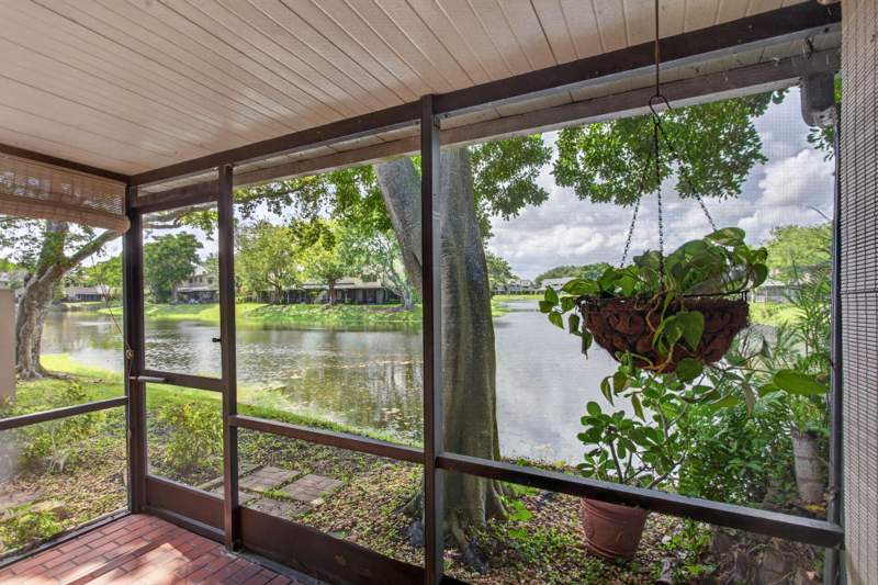 2 bedroom Townhouse at 1991 Discovery Circle, Coral Point North, Deerfield Beach — photo 2
