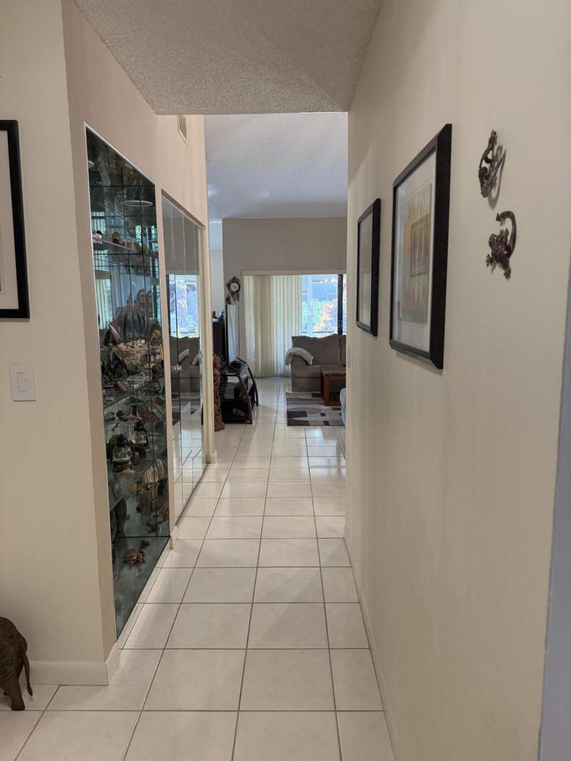 3 bedroom Villa at 3923 Silver Maple Drive #A, Villas Of Willow Bend, Lake Worth — photo 2