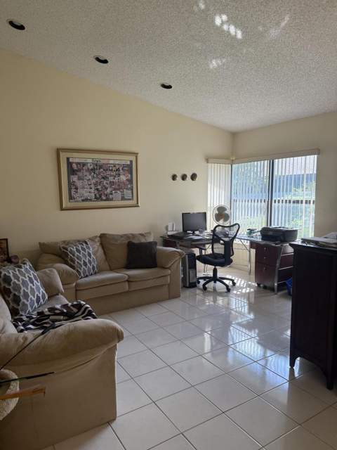 3923 Silver Maple Drive #A, Lake Worth FL - photo 9 of 17
