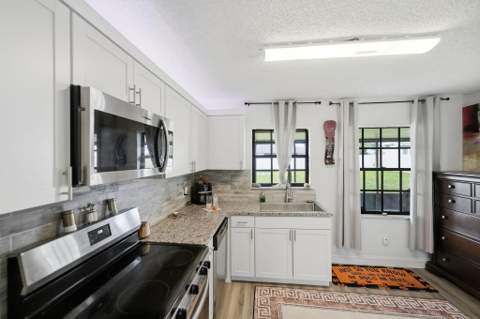 621 SW Stillman Avenue, Port St. Lucie FL - photo 11 of 39