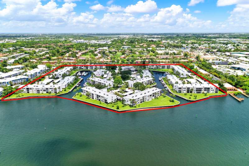 2 bedroom Condominium at 1950 SW Palm City Road #8-106, Circle Bay Yacht Club Condo, Stuart — photo 2