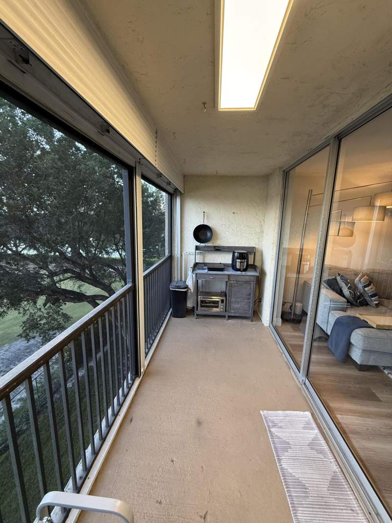 1 bedroom Condominium at 3300 W Rolling Hills Circle #Apt 408, Rolling Hills Golf And, Davie — photo 4
