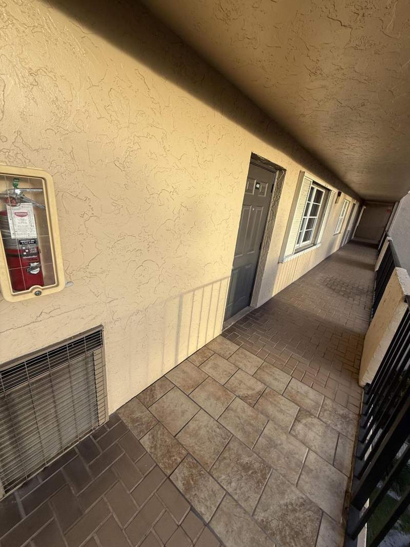 1 bedroom Condominium at 3300 W Rolling Hills Circle #Apt 408, Rolling Hills Golf And, Davie — photo 2