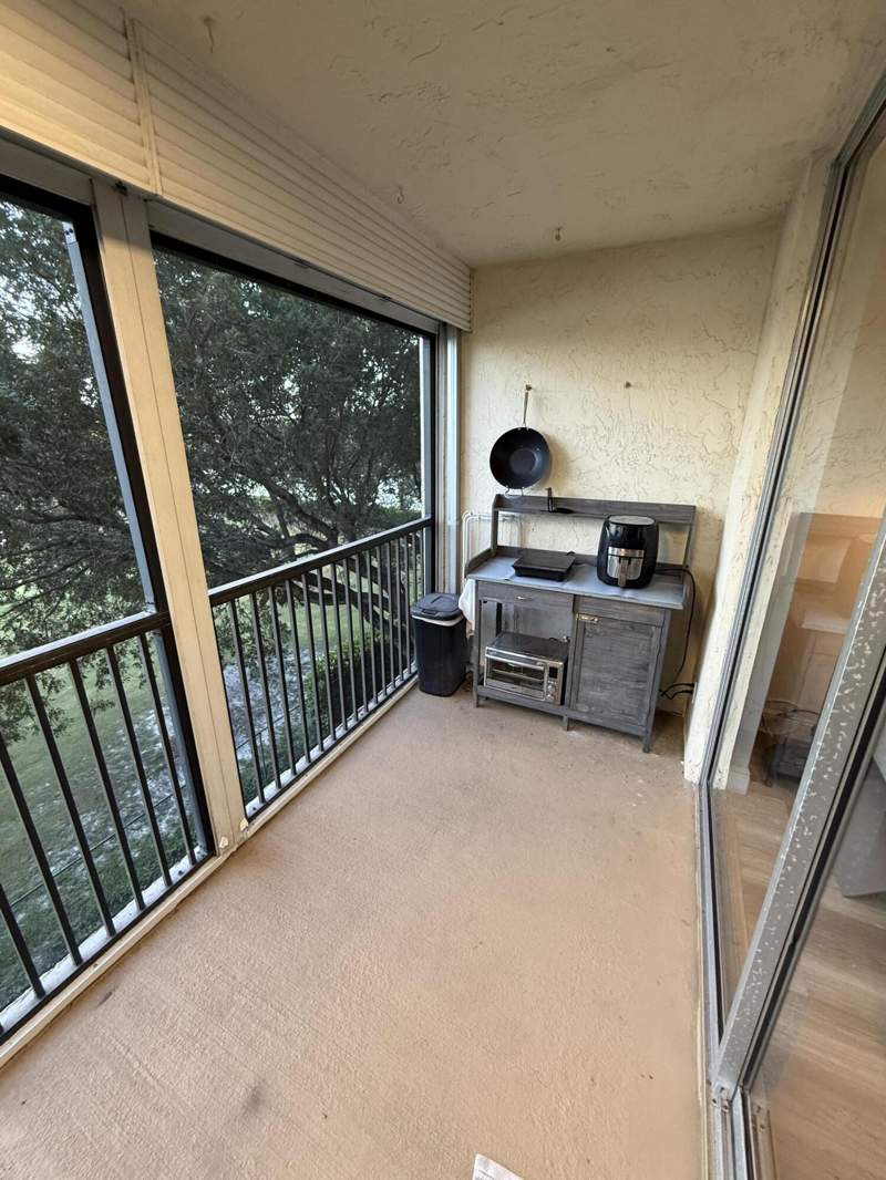 1 bedroom Condominium at 3300 W Rolling Hills Circle #Apt 408, Rolling Hills Golf And, Davie — photo 3
