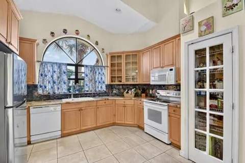 183 Island Way, Greenacres FL - photo 6 of 38