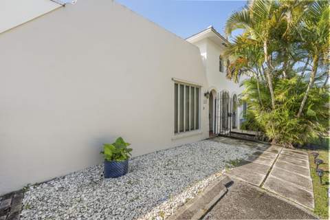 820 SW 12th Place, Fort Lauderdale FL - photo 7 of 37