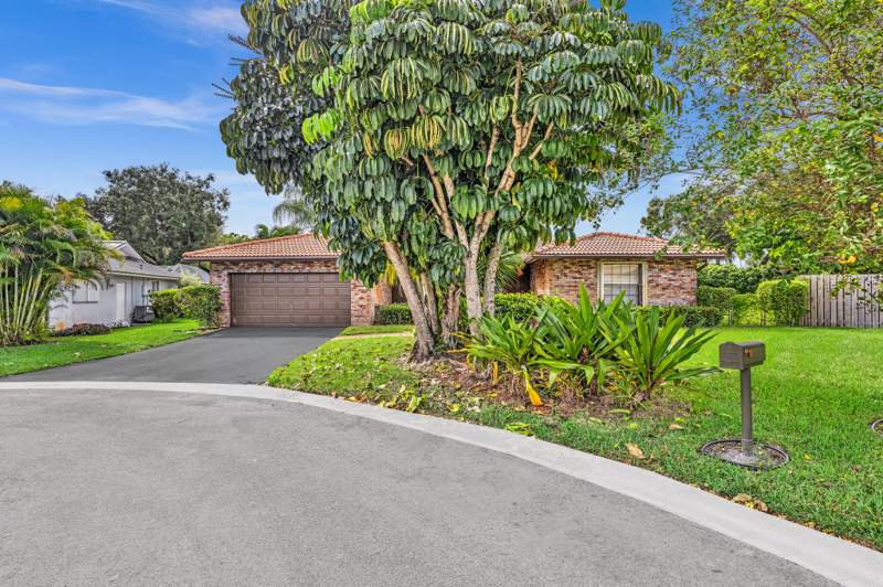4 bedroom Single Family Residence at 8866 NW 2nd Place, Shadow Wood, Coral Springs — photo 3