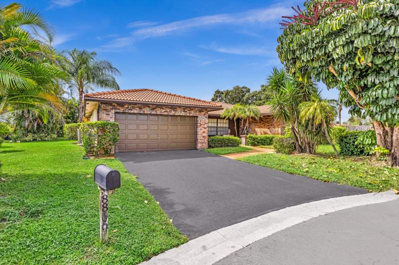 4 bedroom Single Family Residence at 8866 NW 2nd Place, Shadow Wood, Coral Springs — photo 4