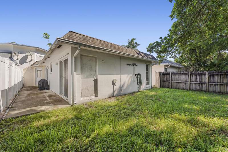 3 bedroom Single Family Residence at 820 SW 12th Place, Kirk Estates, Fort Lauderdale — photo 4