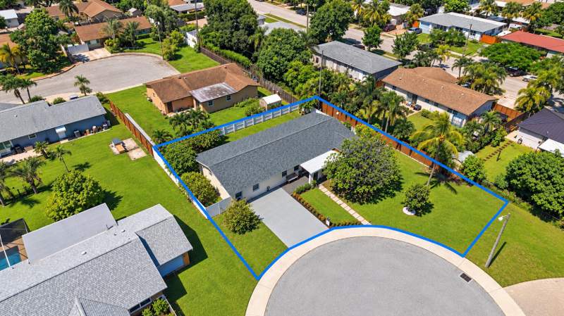 4 bedroom Single Family Residence at 1409 Richard Lane, Schroeders, Lake Worth Beach — photo 4