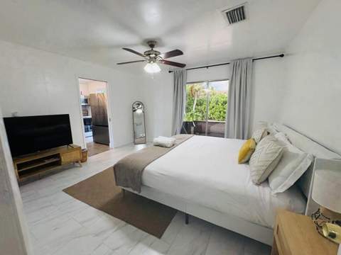 2711 NE 11th Terrace, Pompano Beach FL - photo 9 of 21