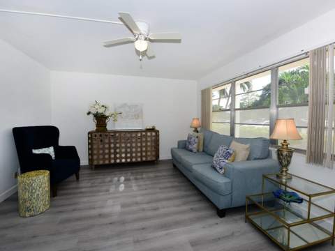1038 Cambridge B, Deerfield Beach FL - photo 6 of 28