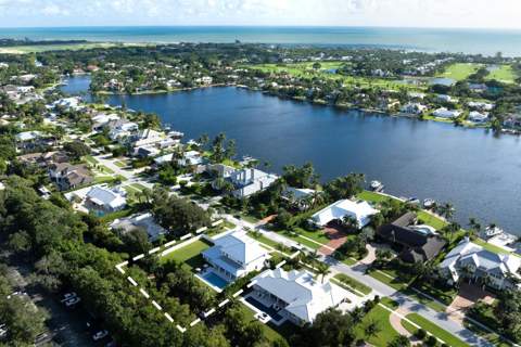 11823 Lake Shore Place, North Palm Beach FL - photo 10 of 65