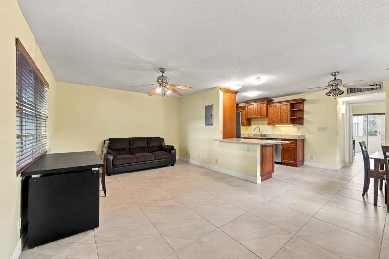 1 bedroom Condominium at 447 Burgundy J #J, Kings Point Burgundy Condos, Delray Beach — photo 3