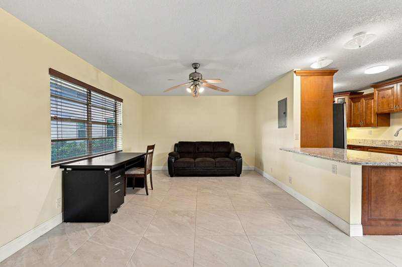 1 bedroom Condominium at 447 Burgundy J #J, Kings Point Burgundy Condos, Delray Beach — photo 5