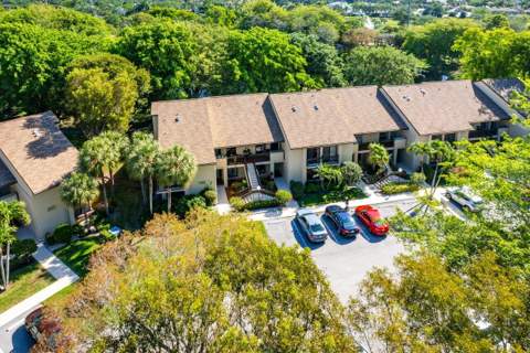 5087 Oakhill Lane, Delray Beach FL - photo 22 of 48
