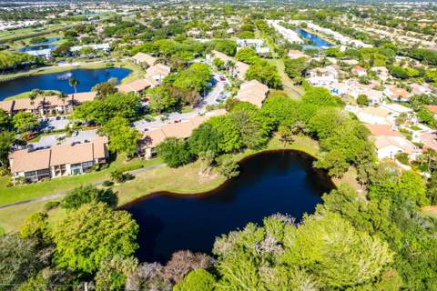 5087 Oakhill Lane, Delray Beach FL - photo 21 of 48