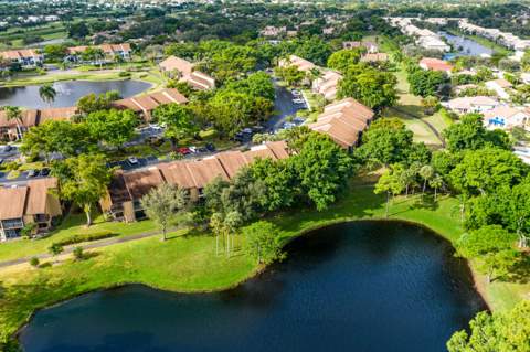 5087 Oakhill Lane, Delray Beach FL - photo 23 of 48