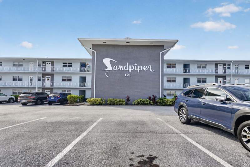 1 bedroom Condominium at 120 Lehane Terrace #308, Sandpiper Condo, North Palm Beach — photo 2