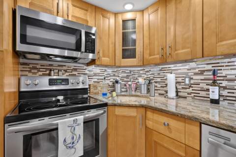 120 Lehane Terrace #308, North Palm Beach FL - photo 8 of 39