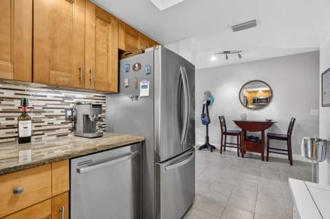 120 Lehane Terrace #308, North Palm Beach FL - photo 9 of 39
